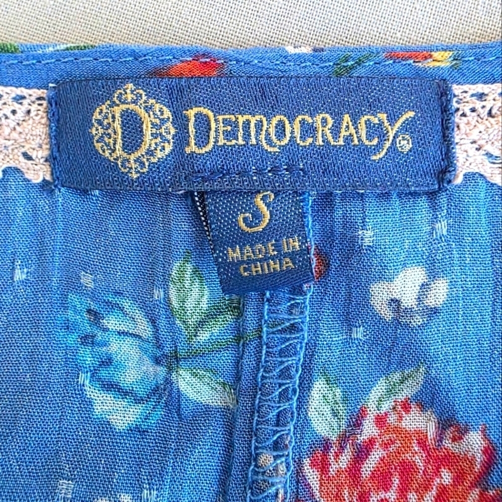 Democracy Floral Blouse with Tie Front Size Small - Picture 3 of 5